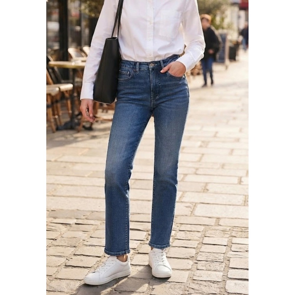 Judy Blue Capri High Rise Straight Leg Jeans Medium Wash Size 3/26 Denim
